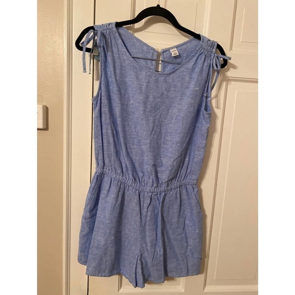 Old navy romper - Picture 1 of 3
